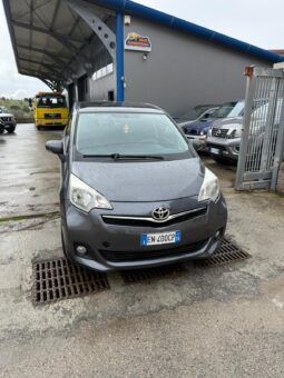 TOYOTA YARIS VERSO