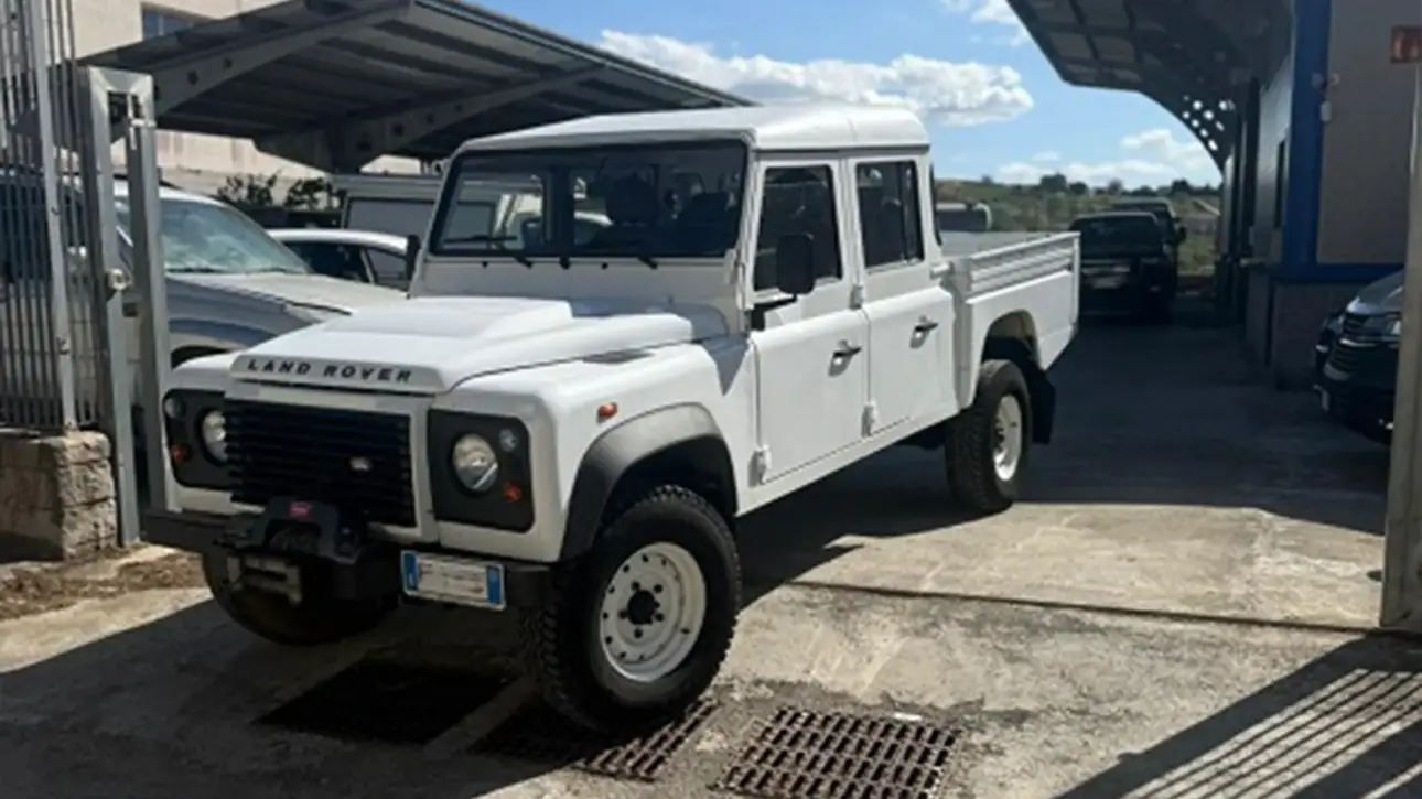 Land Rover Defender 130 Crew Cab TD4